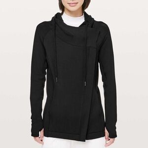 Lululemon Coast Easy Wrap in Black